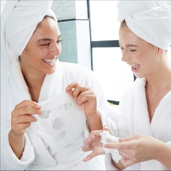 🔥 4/$20 Aceology MULTI-VITAMIN BRIGHTENING BIODEGRADABLE MASK..! - Picture 2 of 4